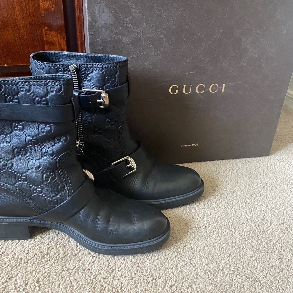 Gucci Guccissima Gommato leather combat boots! Great condition and beautiful!